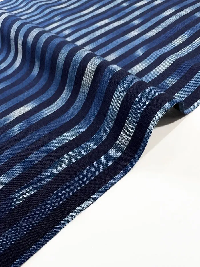 一閑張り　古布の藍　型染め　久留米絣 T191】久留米絣反物（藍ぼかし染めストライプネイビー）1m