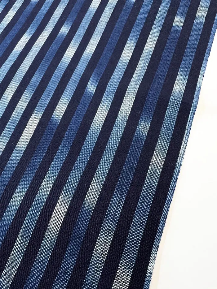 一閑張り　古布の藍　型染め　久留米絣 T191】久留米絣反物（藍ぼかし染めストライプネイビー）1m