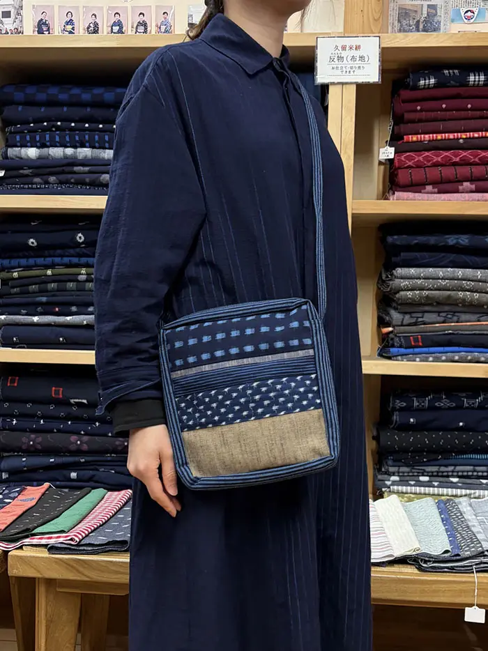 新品未使用 利休バッグ 久留米絣 千鳥 証紙付き 紺色系 和装 BAG103】儀右ヱ門 久留米絣ショルダーバッグ（ショルダー 地層 紺